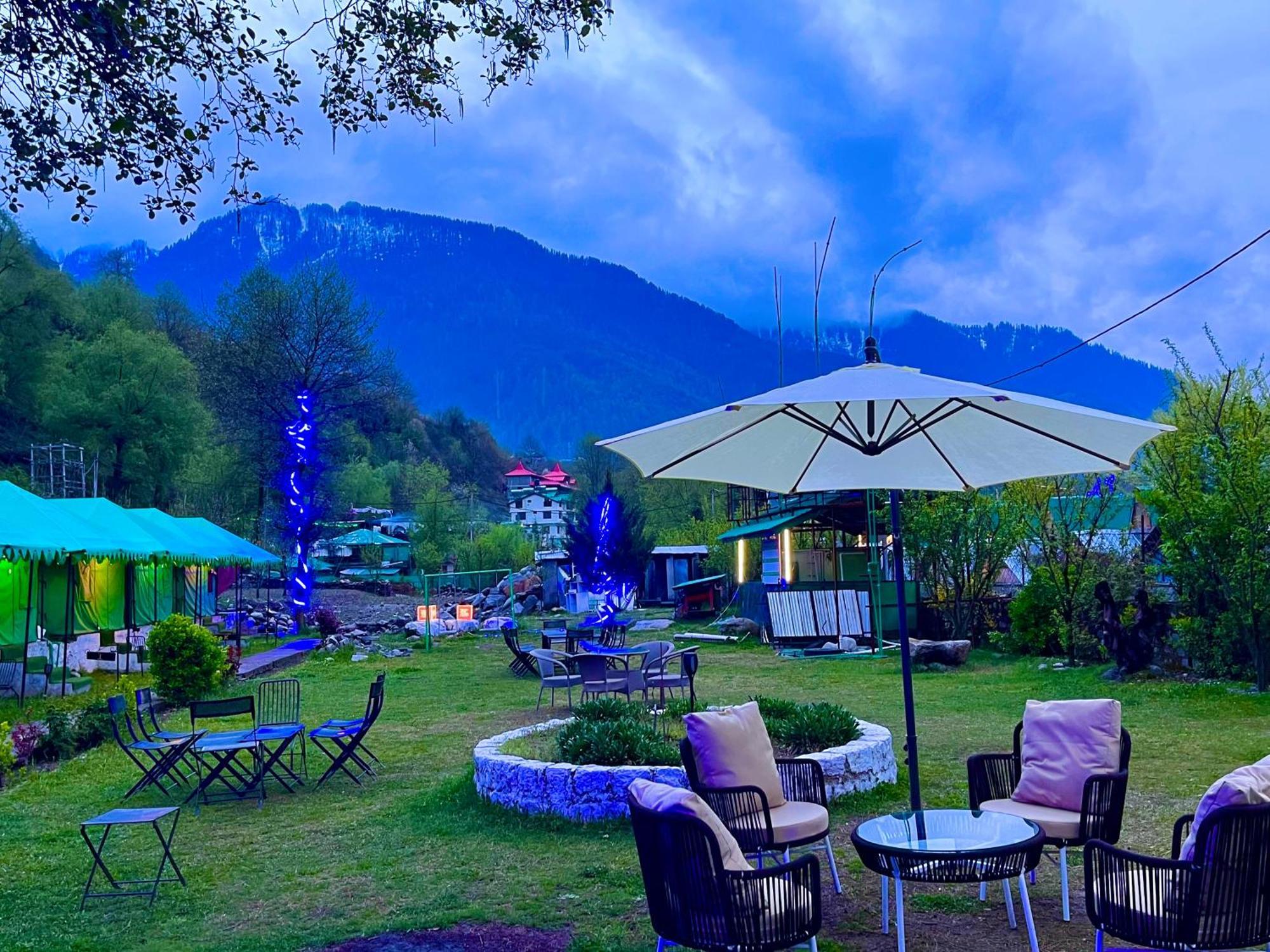 Himalayan Hill Queen Resort, Manali M98160-43400 Eksteriør billede