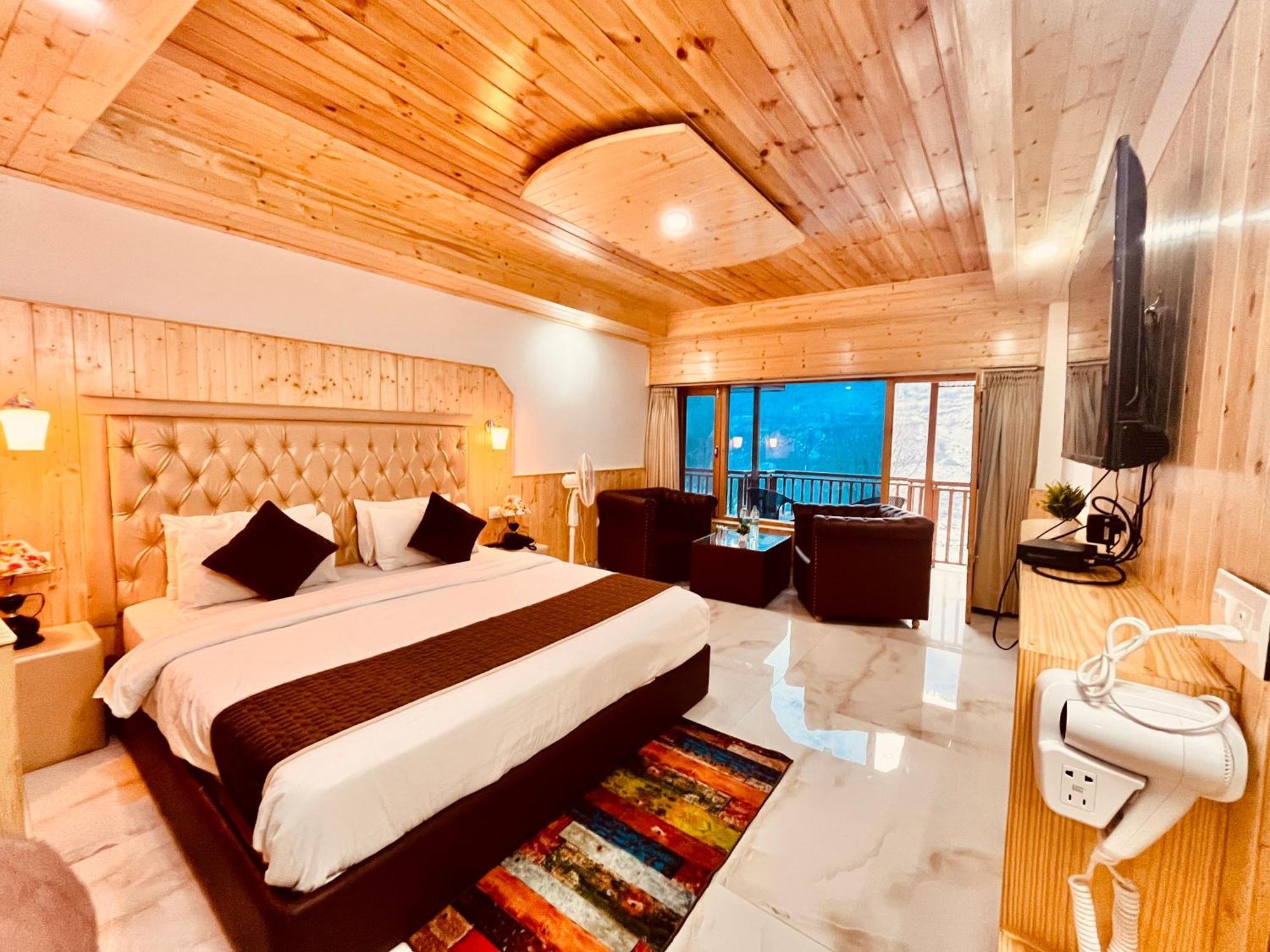 Himalayan Hill Queen Resort, Manali M98160-43400 Eksteriør billede