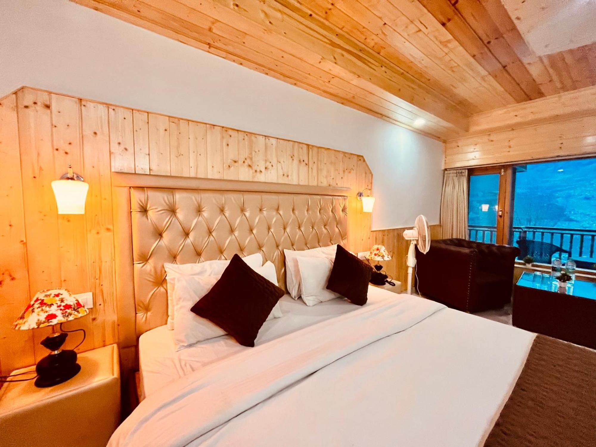 Himalayan Hill Queen Resort, Manali M98160-43400 Eksteriør billede