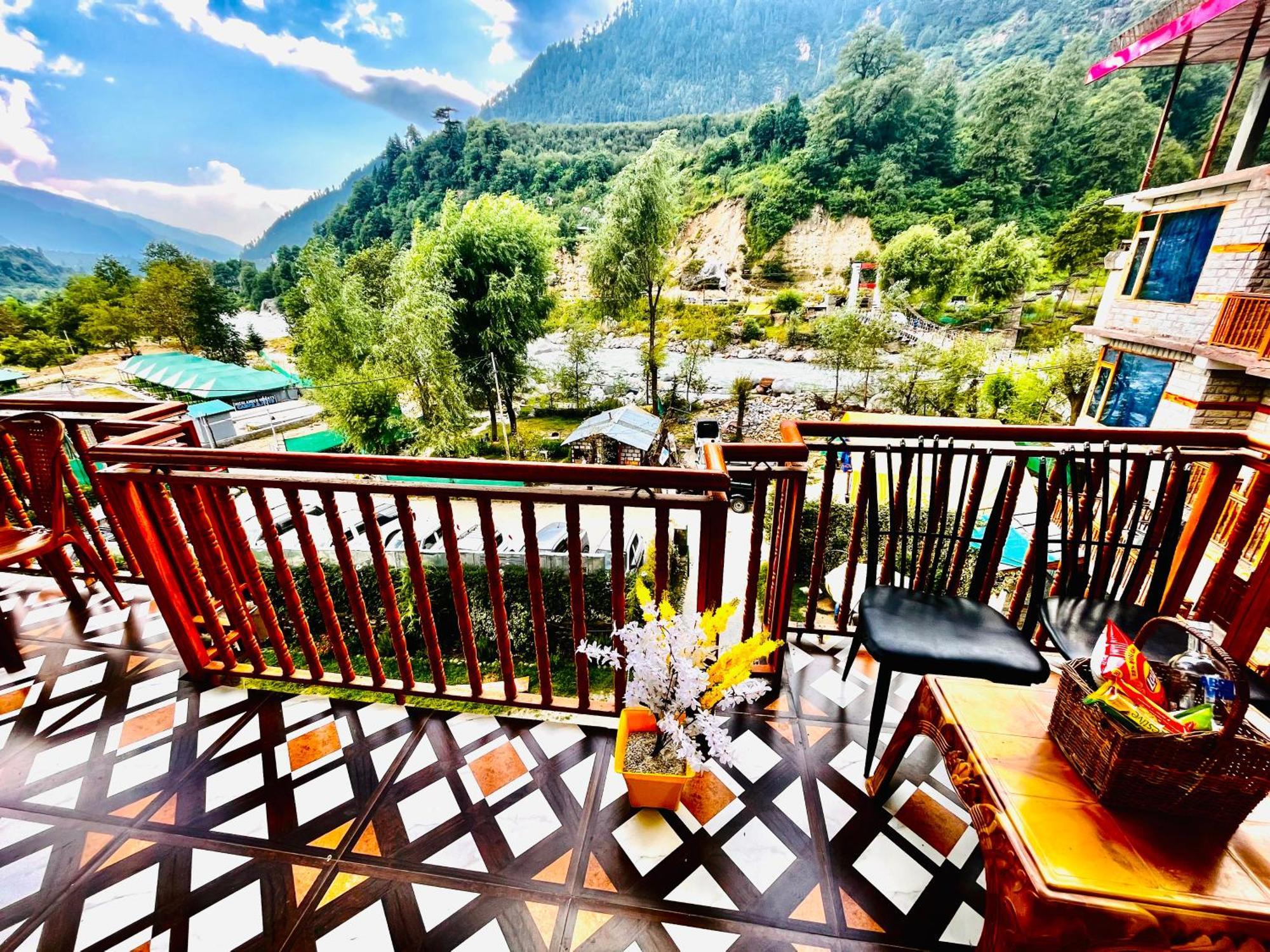 Himalayan Hill Queen Resort, Manali M98160-43400 Eksteriør billede