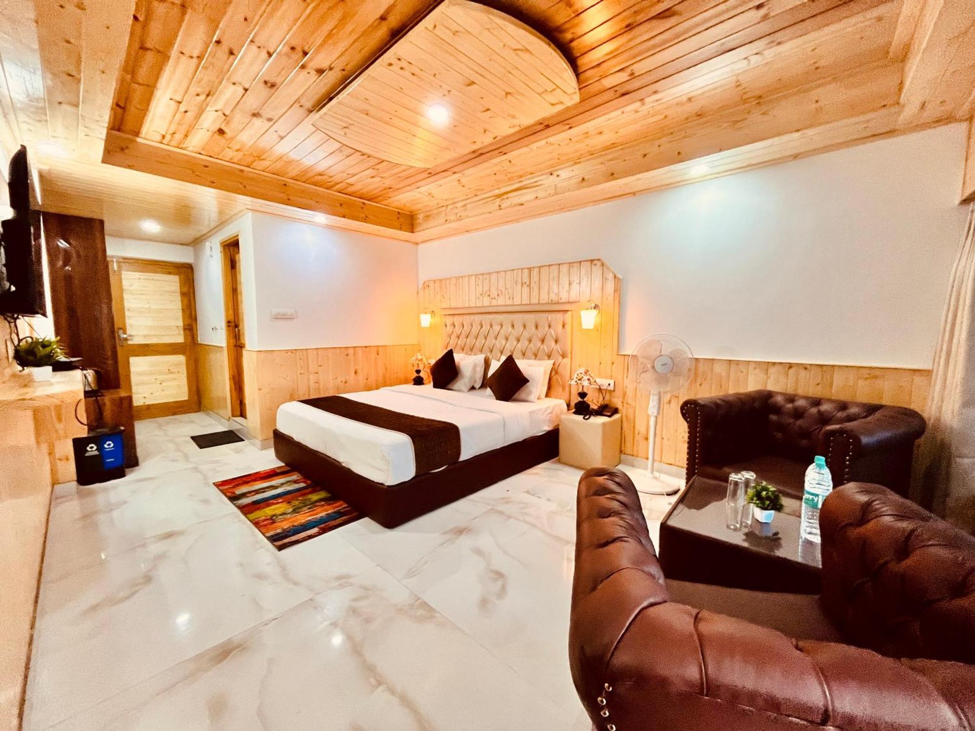 Himalayan Hill Queen Resort, Manali M98160-43400 Eksteriør billede