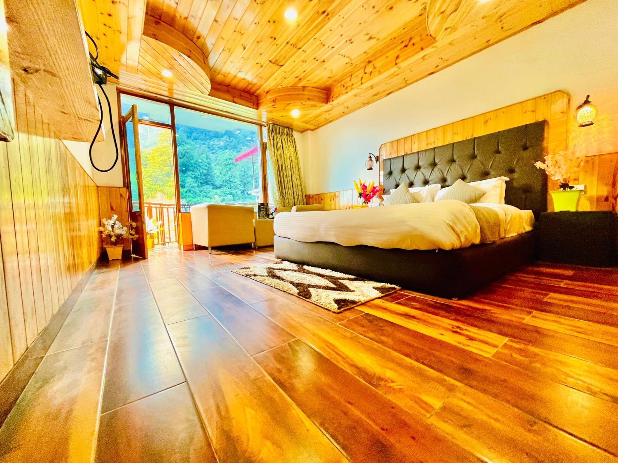 Himalayan Hill Queen Resort, Manali M98160-43400 Eksteriør billede