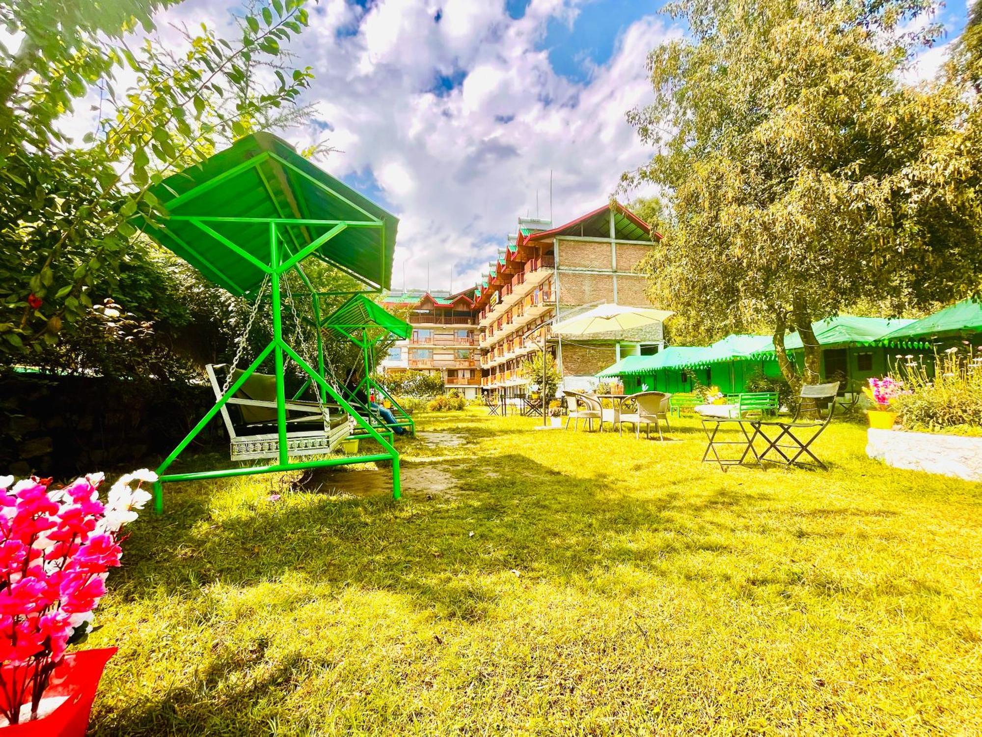 Himalayan Hill Queen Resort, Manali M98160-43400 Eksteriør billede