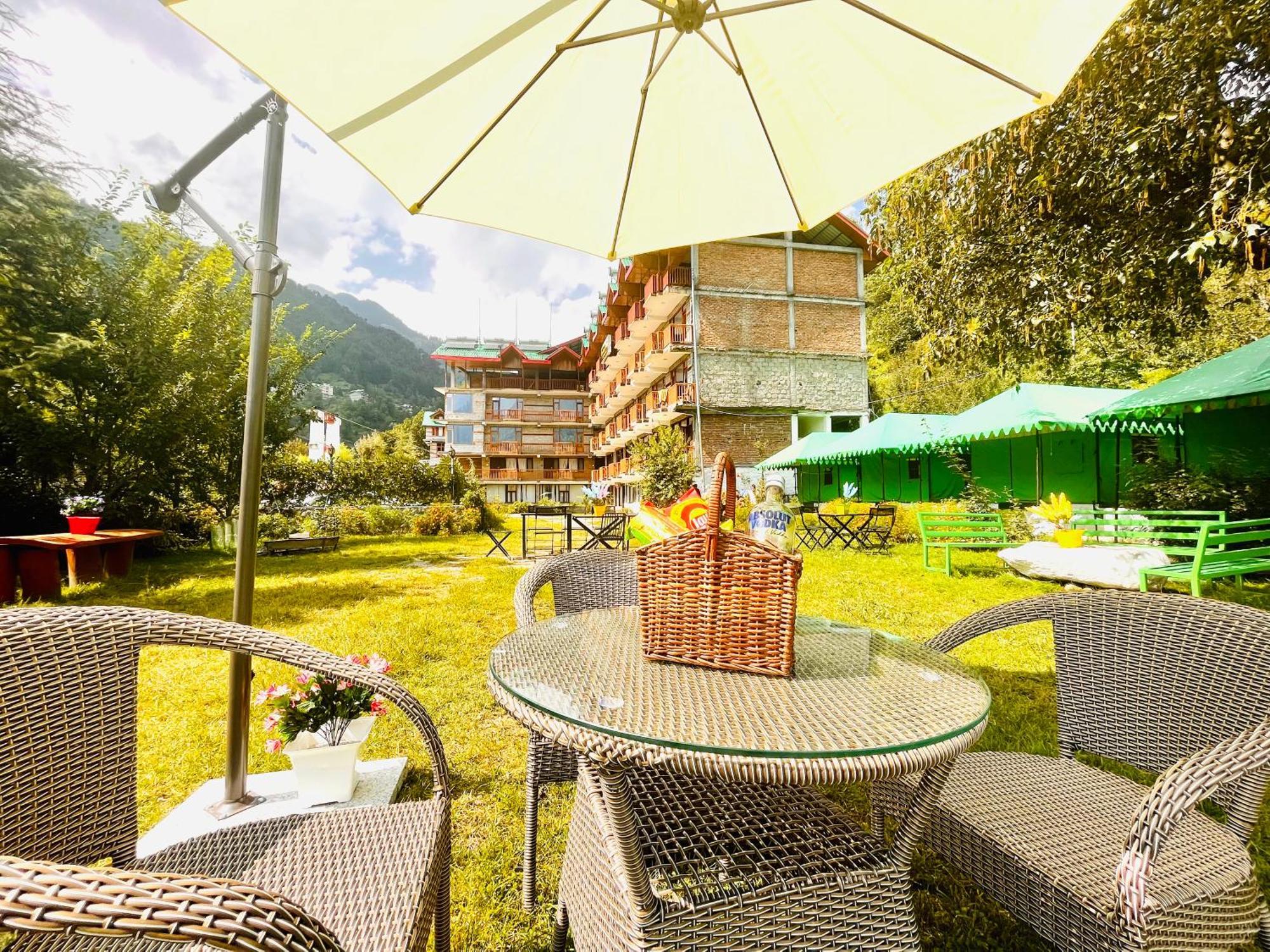 Himalayan Hill Queen Resort, Manali M98160-43400 Eksteriør billede