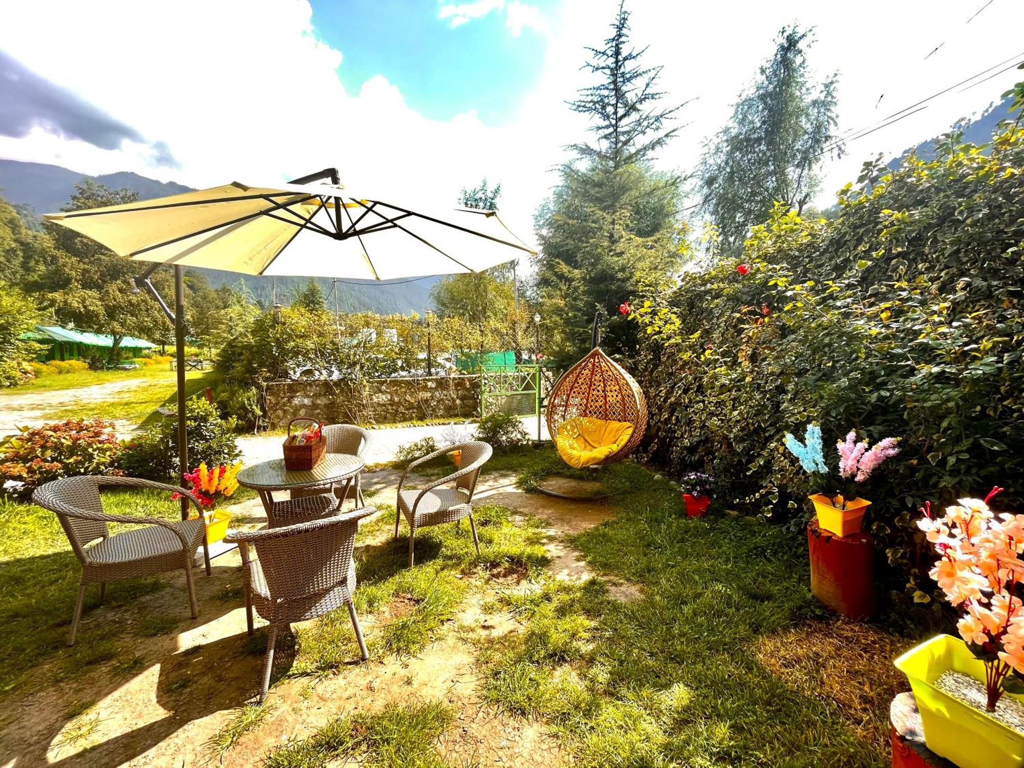Himalayan Hill Queen Resort, Manali M98160-43400 Eksteriør billede