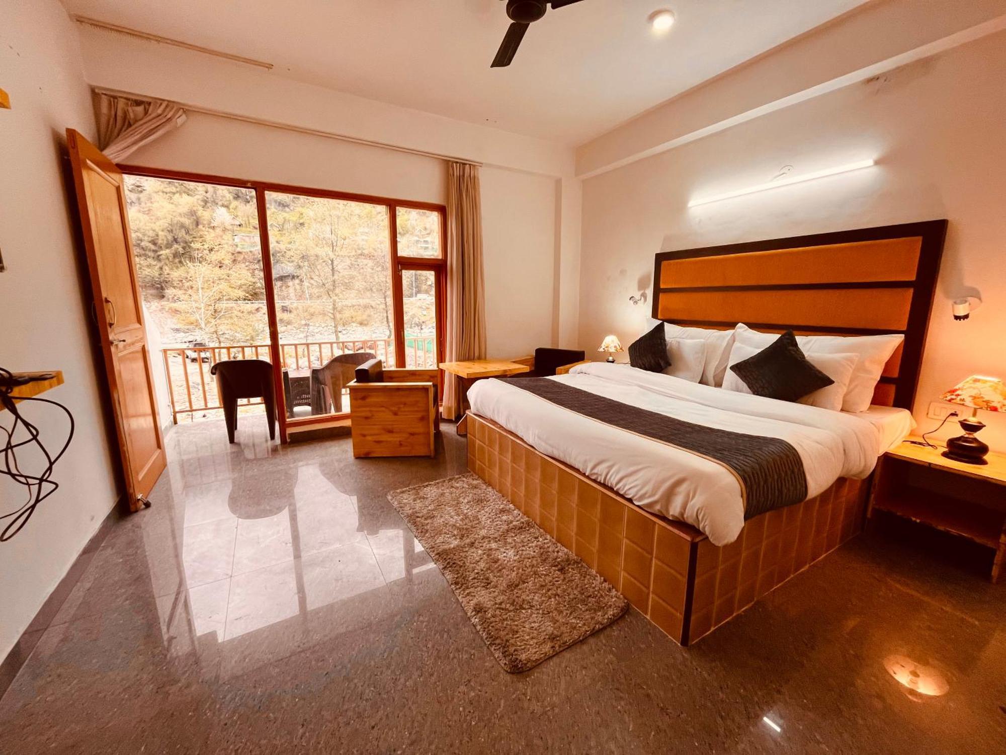Himalayan Hill Queen Resort, Manali M98160-43400 Eksteriør billede